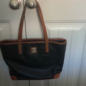Like new Dooney & Bourke bag